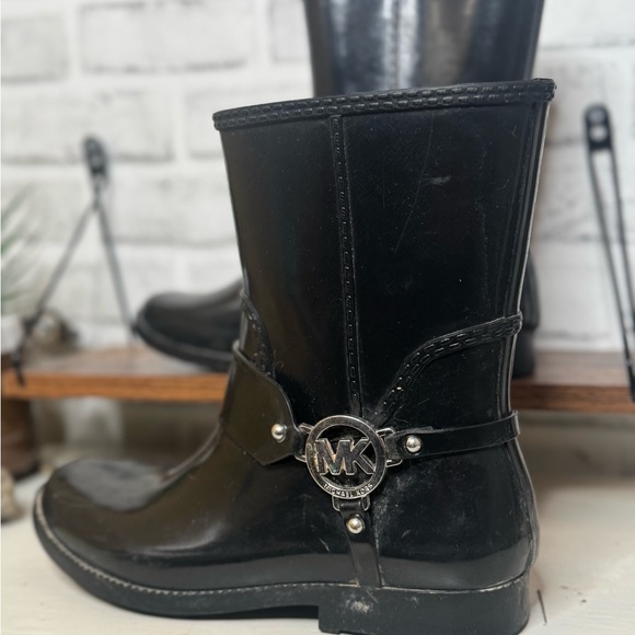 Michael Kors Fulton Harness Rain Boots, Short, Size 8 - Picture 1 of 9